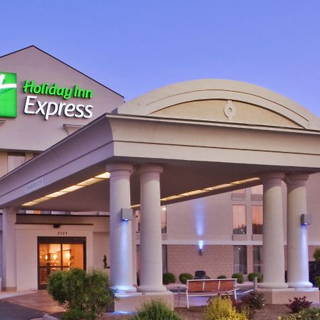 Holiday Inn Express Danville By Ihg Buitenkant foto