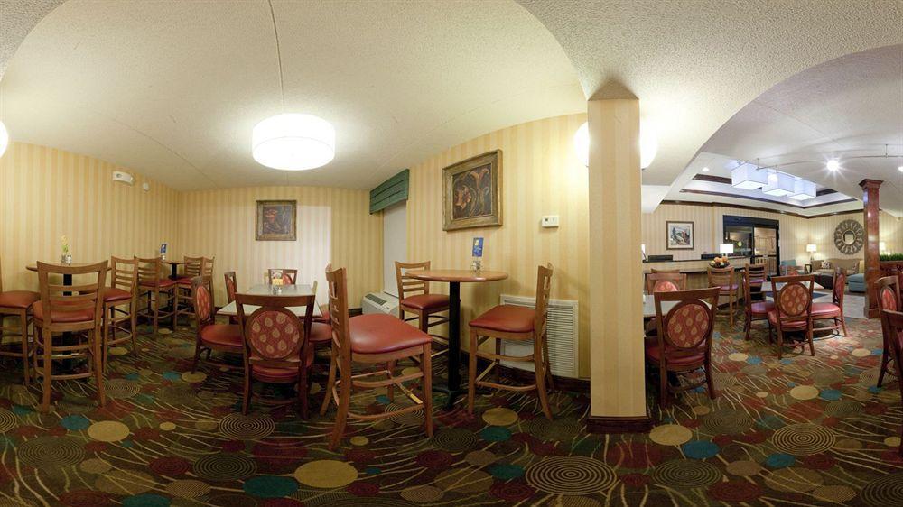 Holiday Inn Express Danville By Ihg Buitenkant foto