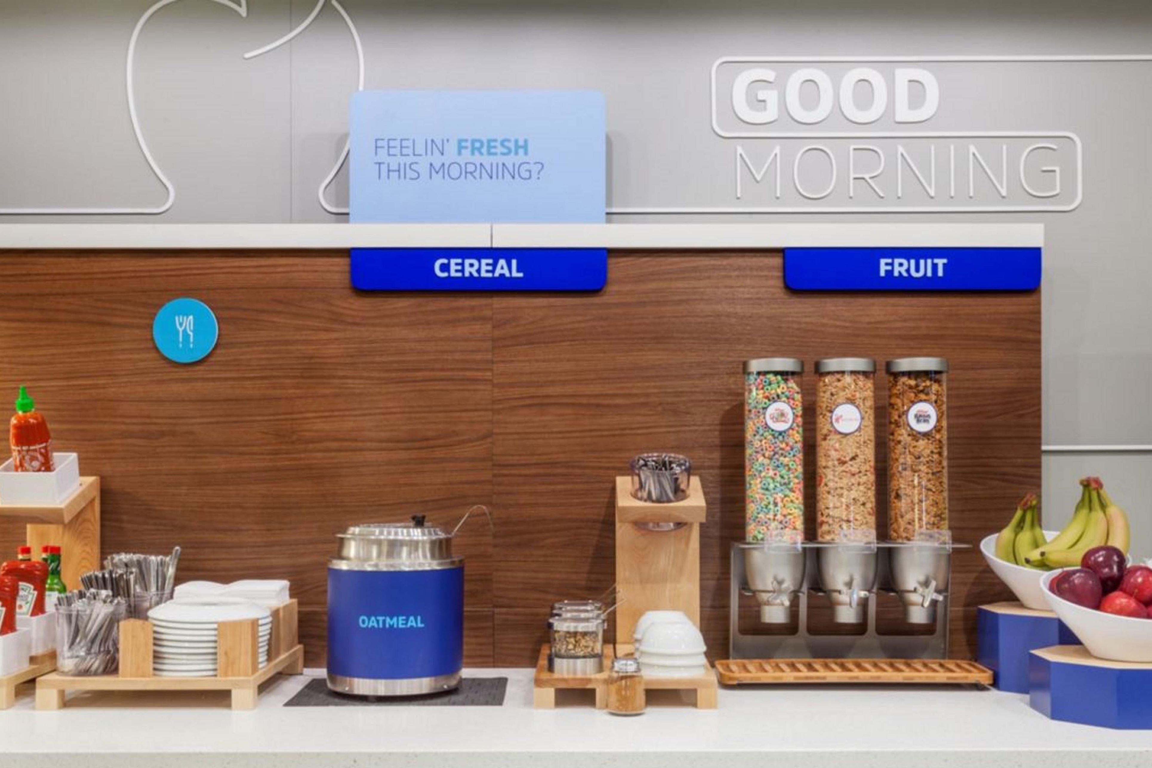 Holiday Inn Express Danville By Ihg Buitenkant foto