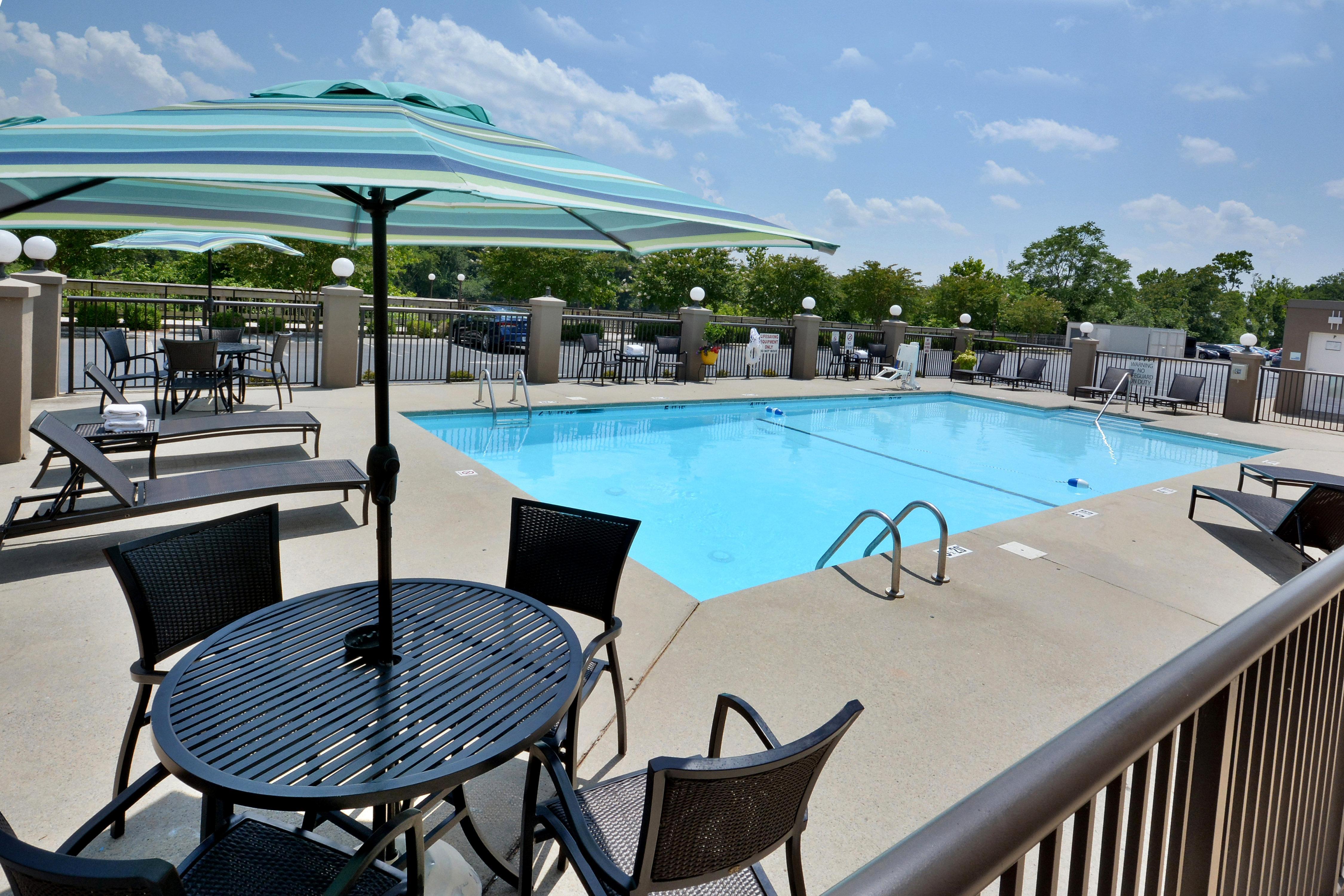 Holiday Inn Express Danville By Ihg Buitenkant foto