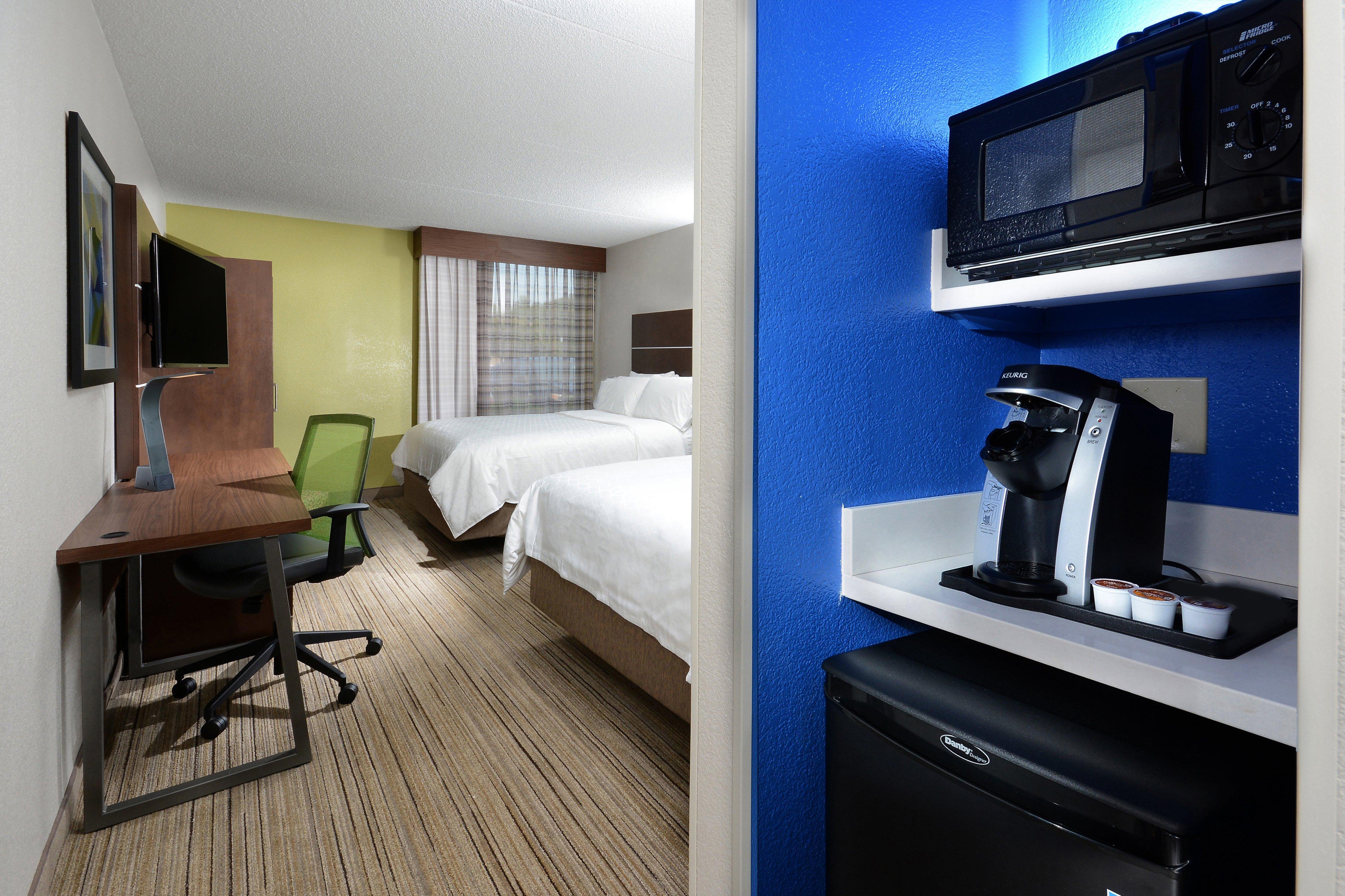 Holiday Inn Express Danville By Ihg Buitenkant foto