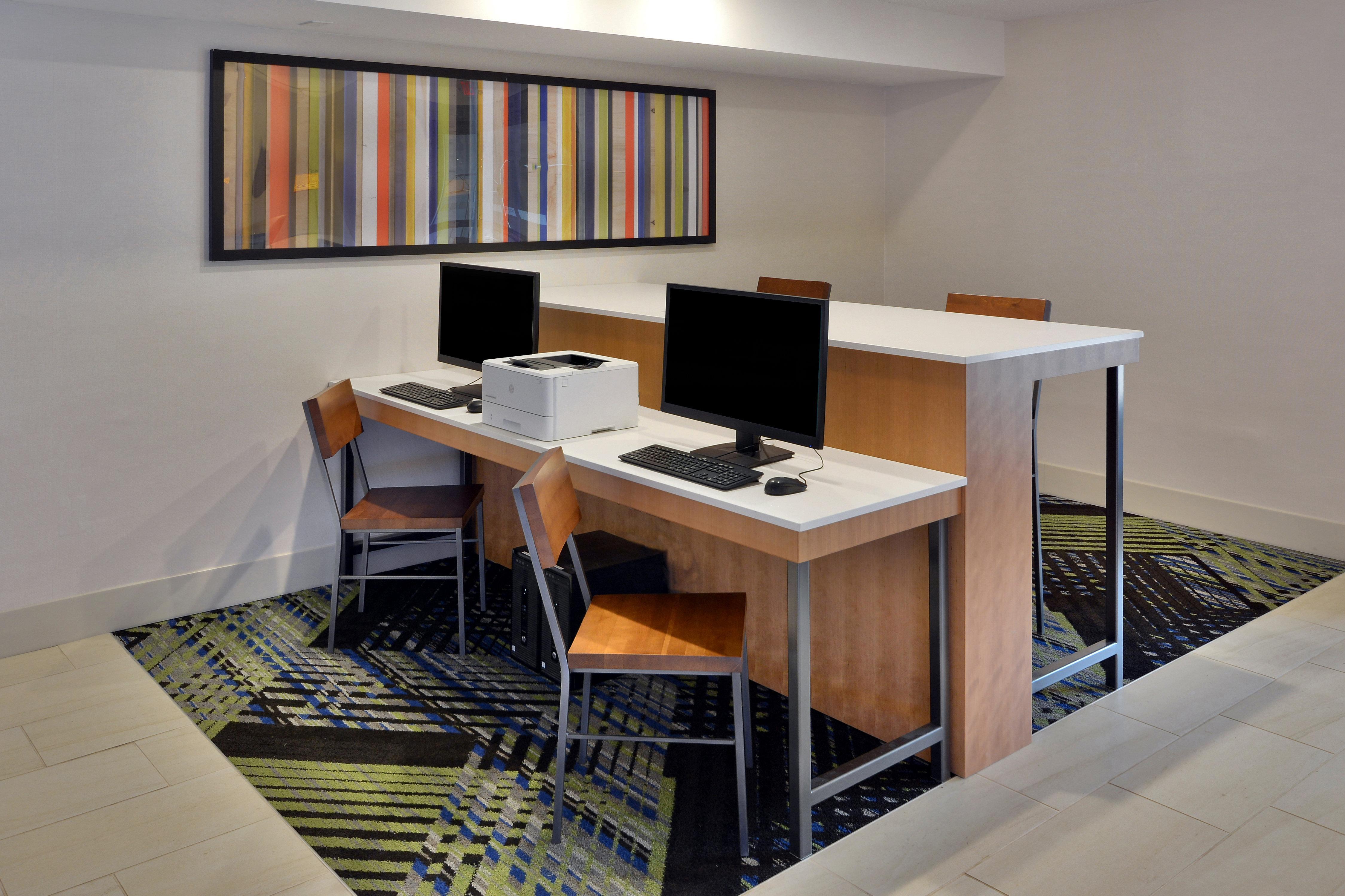 Holiday Inn Express Danville By Ihg Buitenkant foto