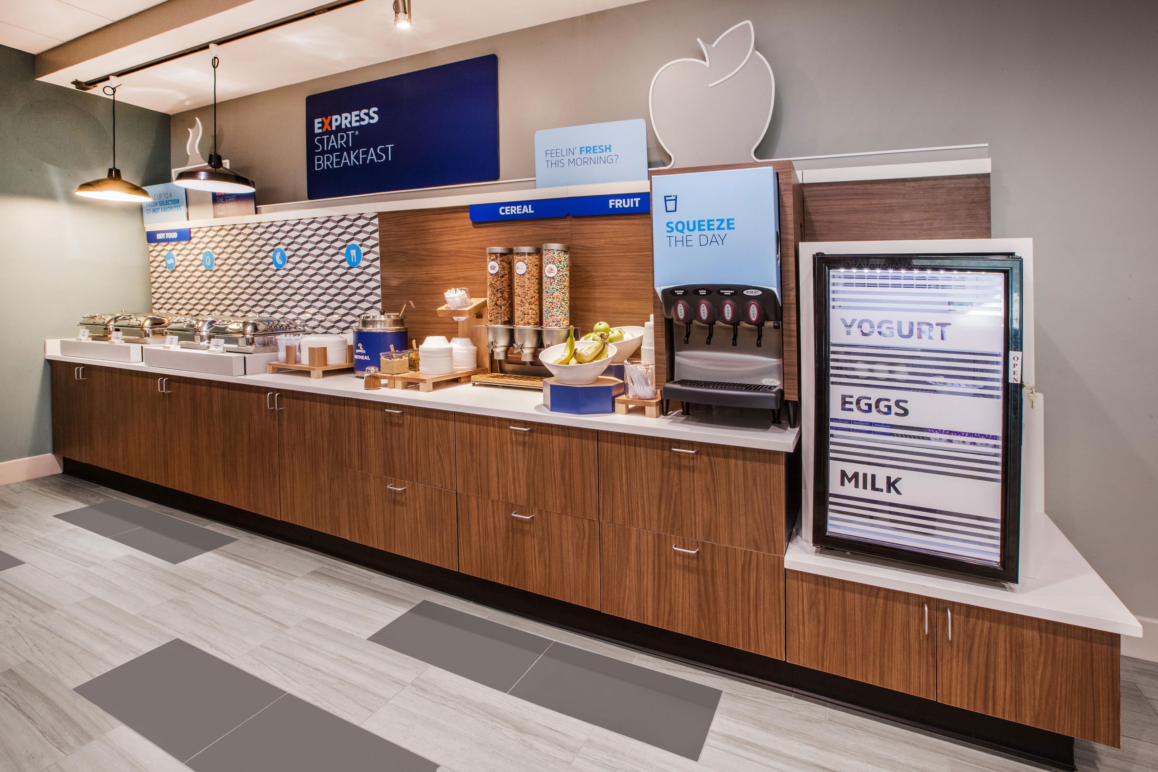 Holiday Inn Express Danville By Ihg Buitenkant foto