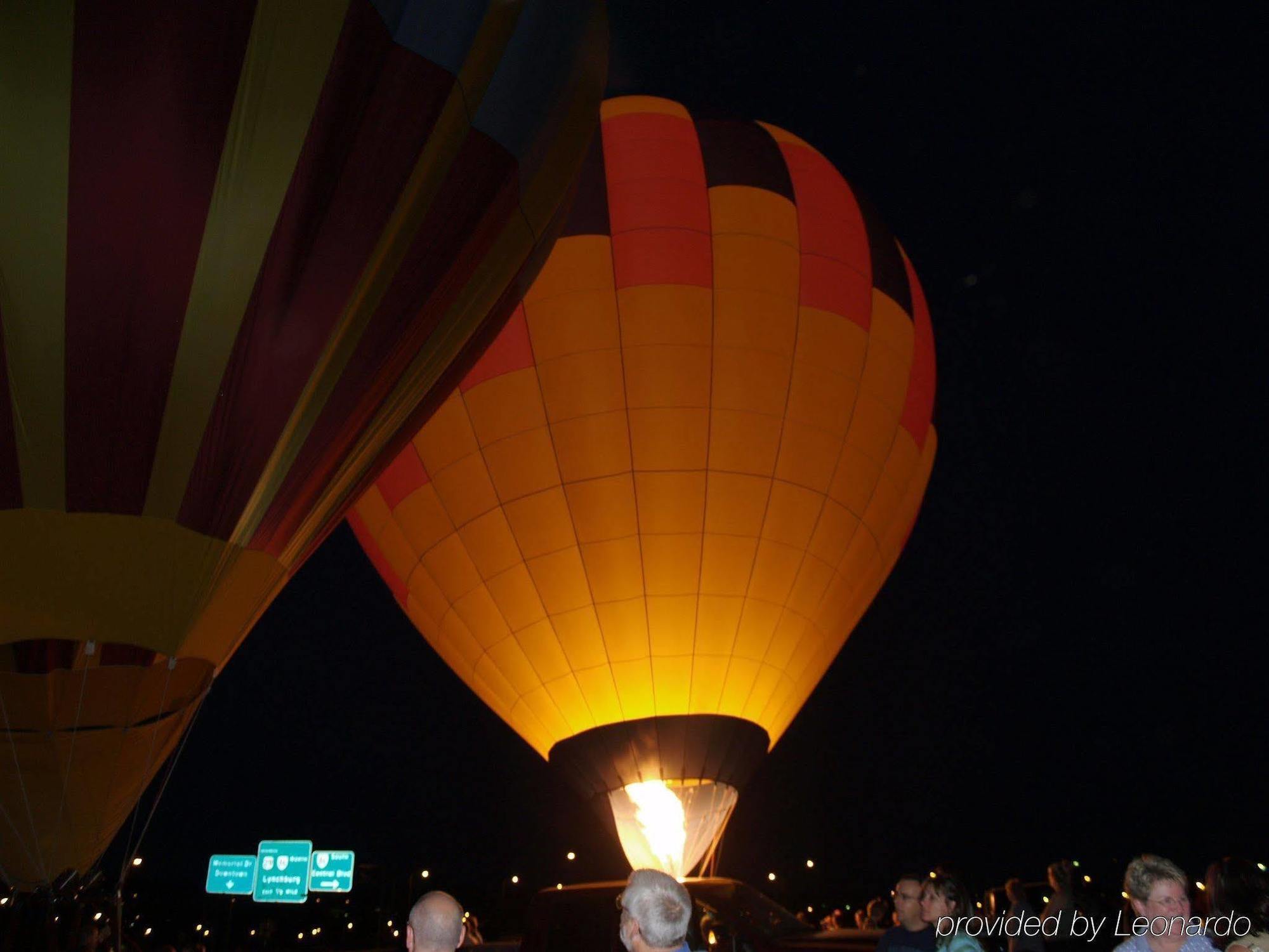 Holiday Inn Express Danville By Ihg Buitenkant foto