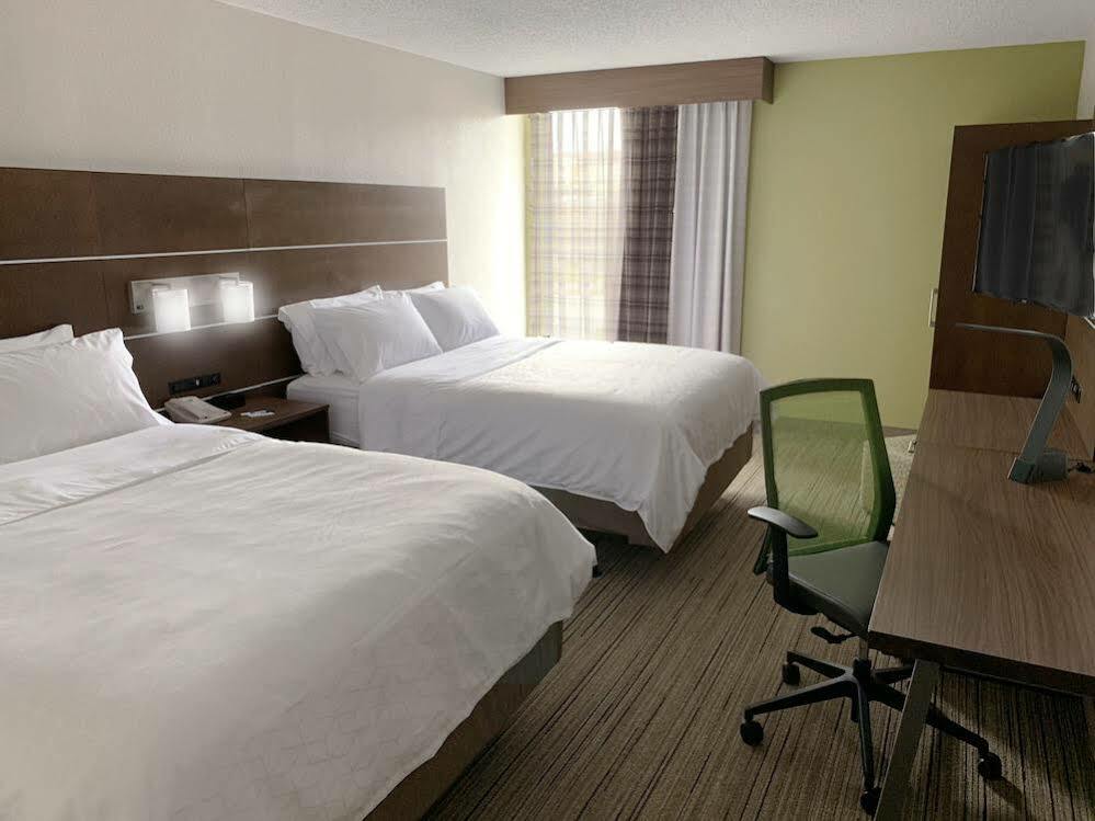 Holiday Inn Express Danville By Ihg Buitenkant foto