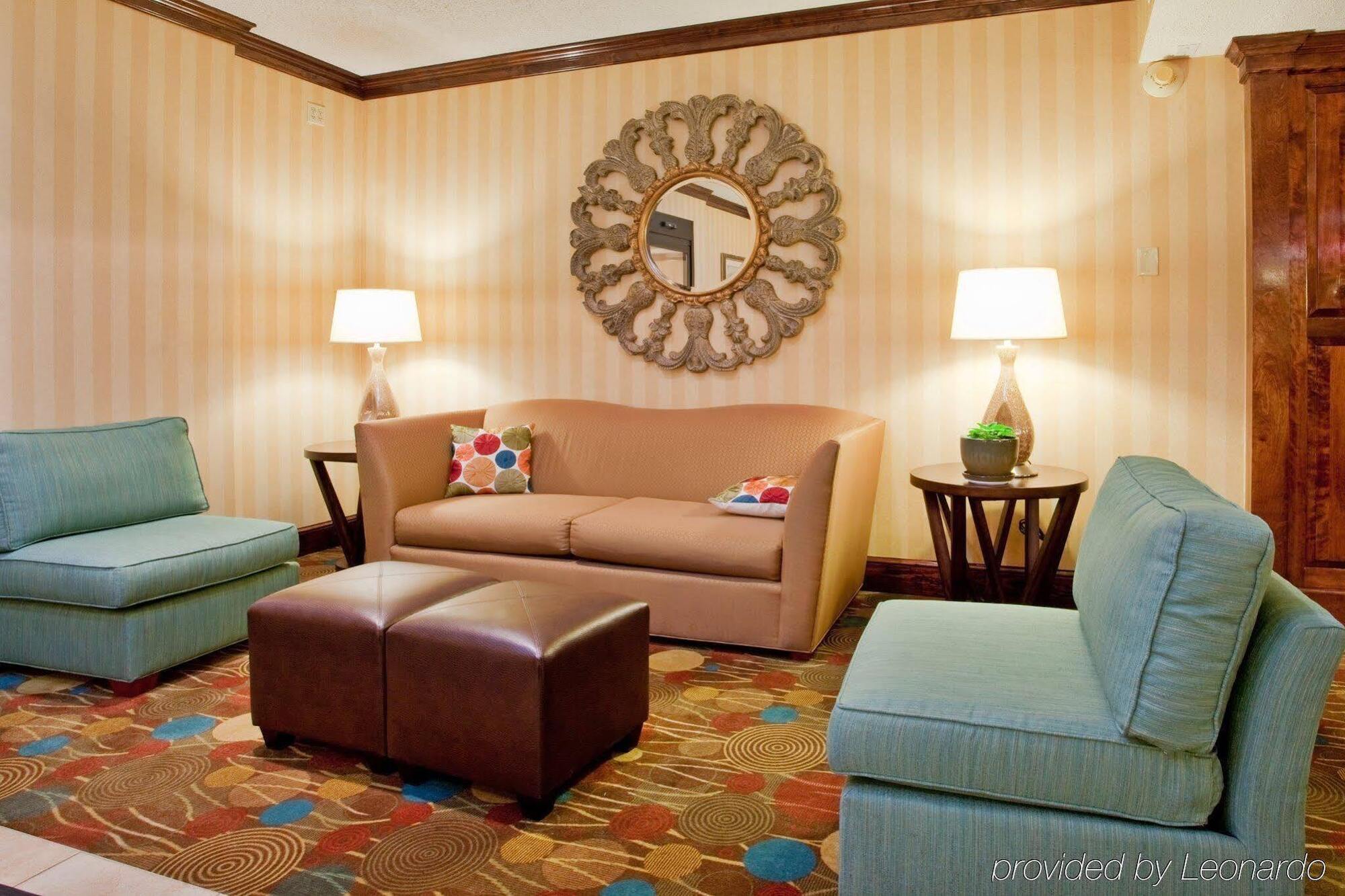 Holiday Inn Express Danville By Ihg Buitenkant foto